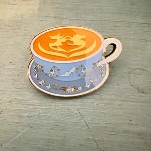 Cinderella Latte Pin